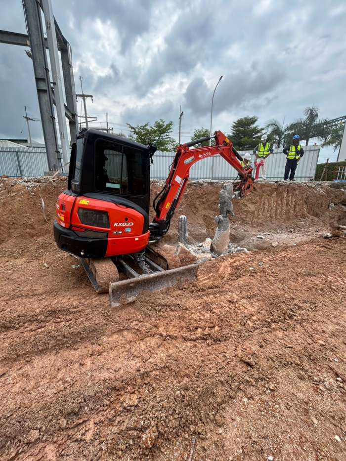 12 - https://owenbackhoe.com | โอเว่น แบคโฮ บริการให้เช่ารถแมคโคร PC30-200, รถหกล้อ, สิบล้อ ครบวงจรในระยอง จันทบุรี ชลบุรี และภาคตะวันออก สำหรับงานขุดเจาะ รื้อถอน ถมดิน เคลียร์ริ่งพื้นที่ โดยทีมงานมืออาชีพ